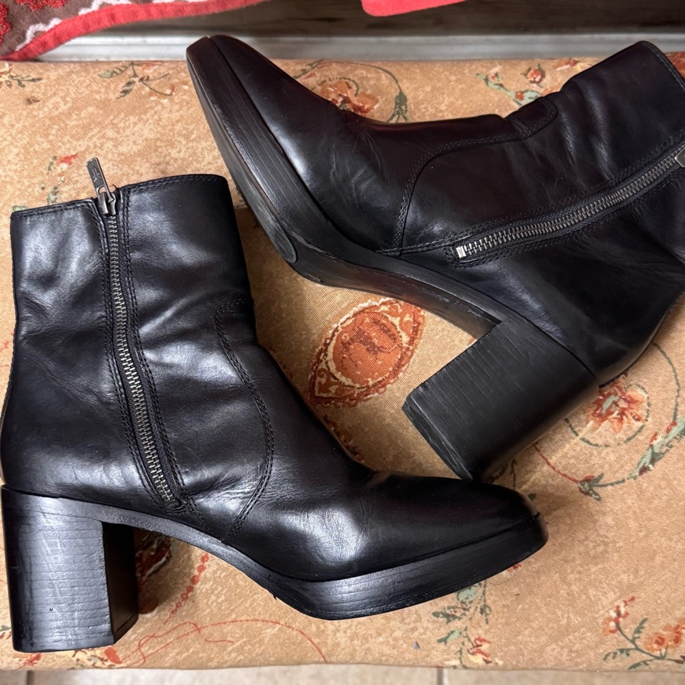 Frye Joan Campus ankle boots